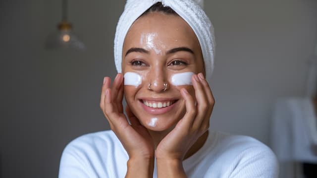 Best Blue Light Blocking Serums to Protect Your Skin Daily Best Blue Light Blocking Serums to Protect Your Skin Daily
