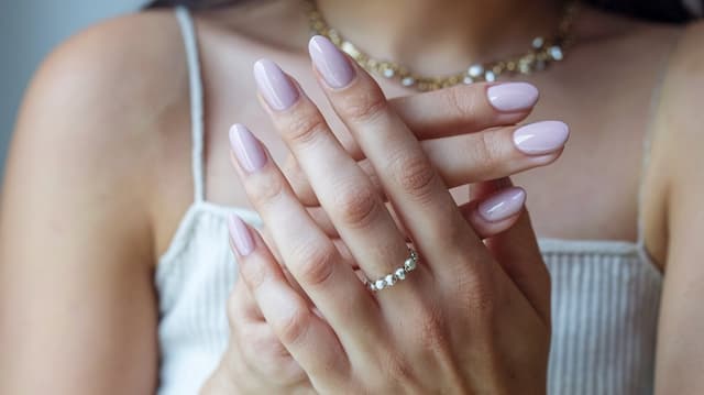 Best Base Coat for Weak Nails: Strengthen & Protect Easily Best Base Coat for Weak Nails: Strengthen & Protect Easily